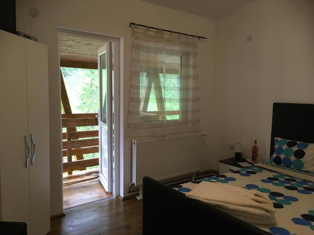 Pensiunea Izabel Lacul Roşu Exterior foto